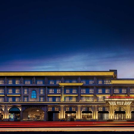 Hilton Garden Inn Beijing Guomao Экстерьер фото