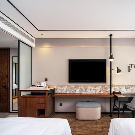 Hilton Garden Inn Beijing Guomao Экстерьер фото
