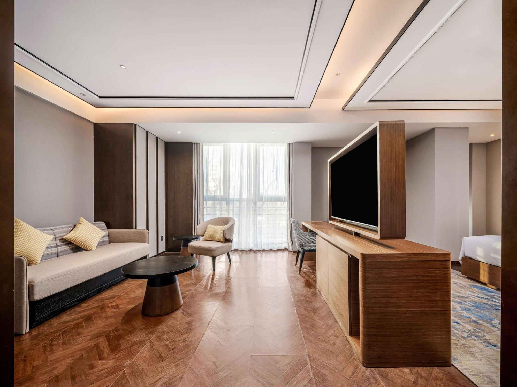 Hilton Garden Inn Beijing Guomao Экстерьер фото