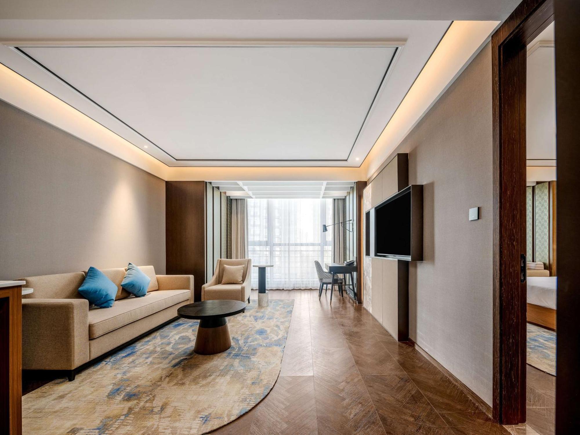 Hilton Garden Inn Beijing Guomao Экстерьер фото