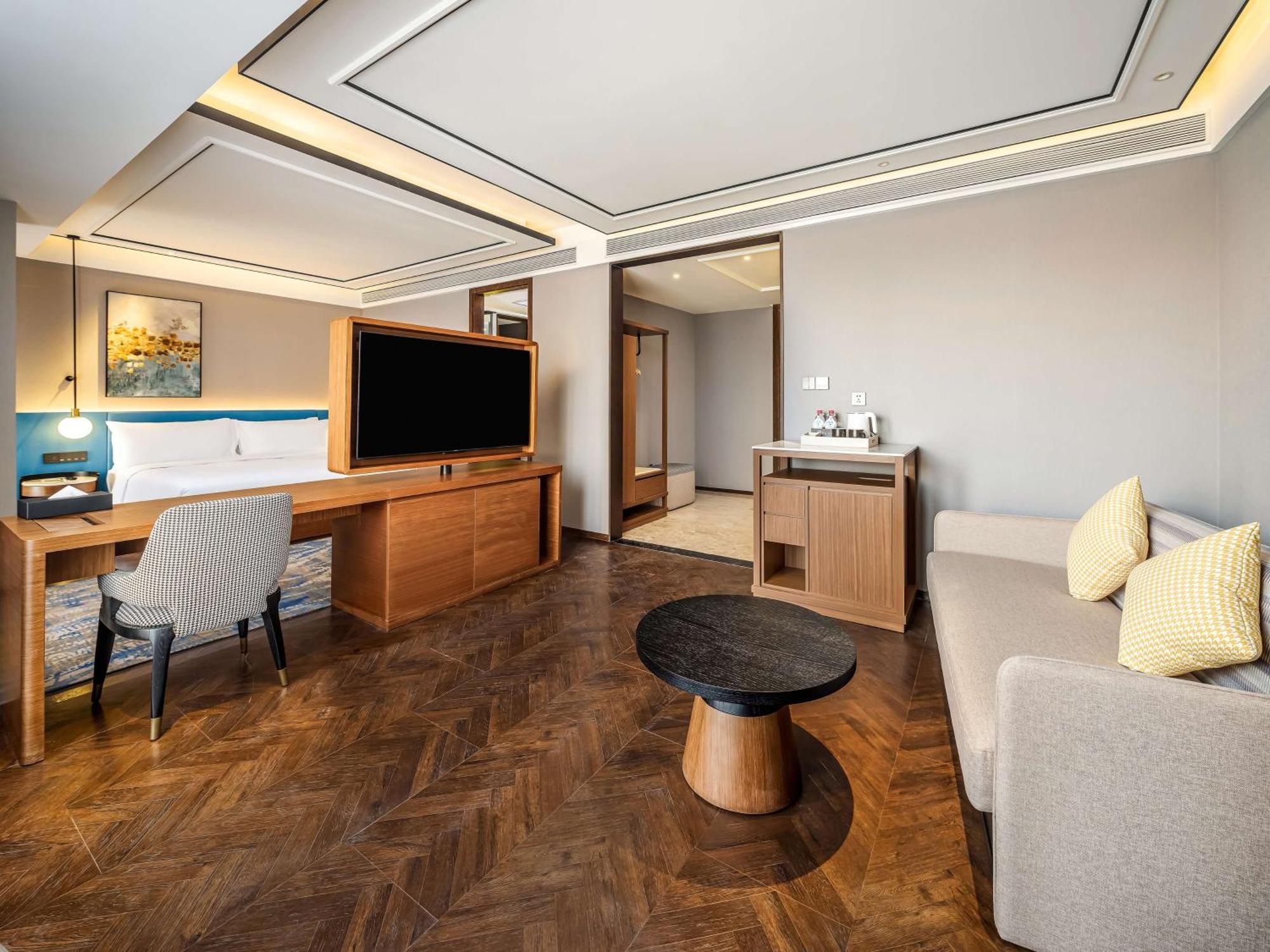 Hilton Garden Inn Beijing Guomao Экстерьер фото
