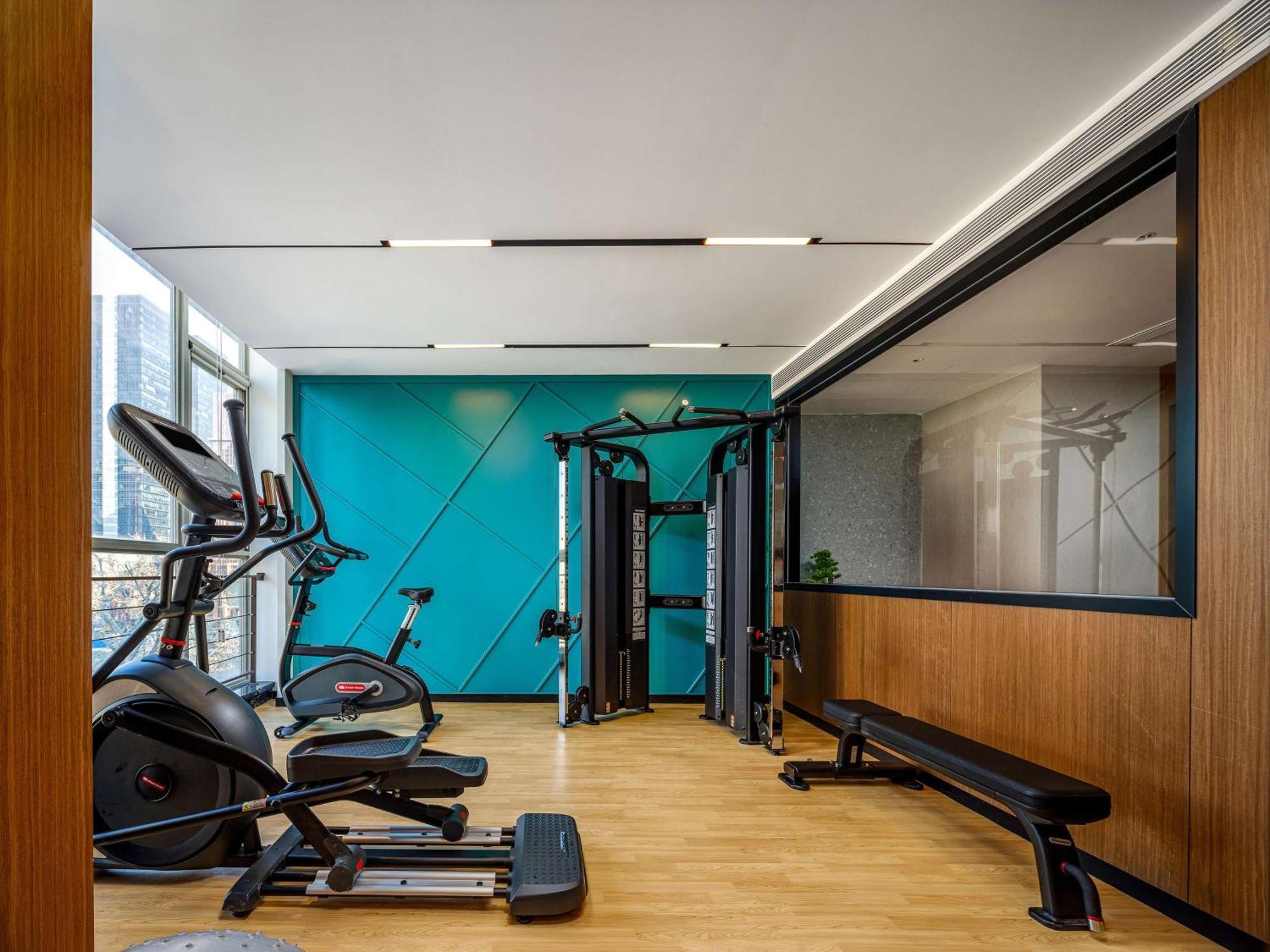 Hilton Garden Inn Beijing Guomao Экстерьер фото