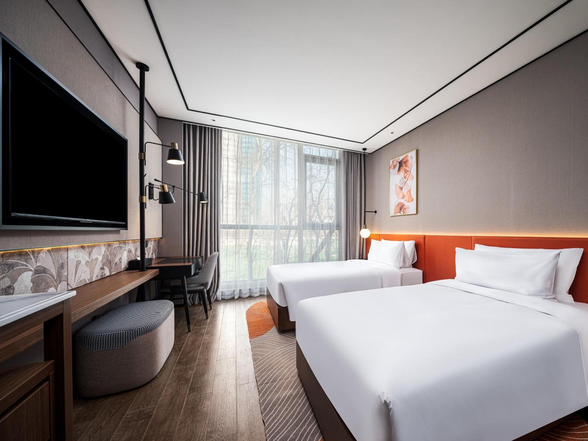 Hilton Garden Inn Beijing Guomao Экстерьер фото